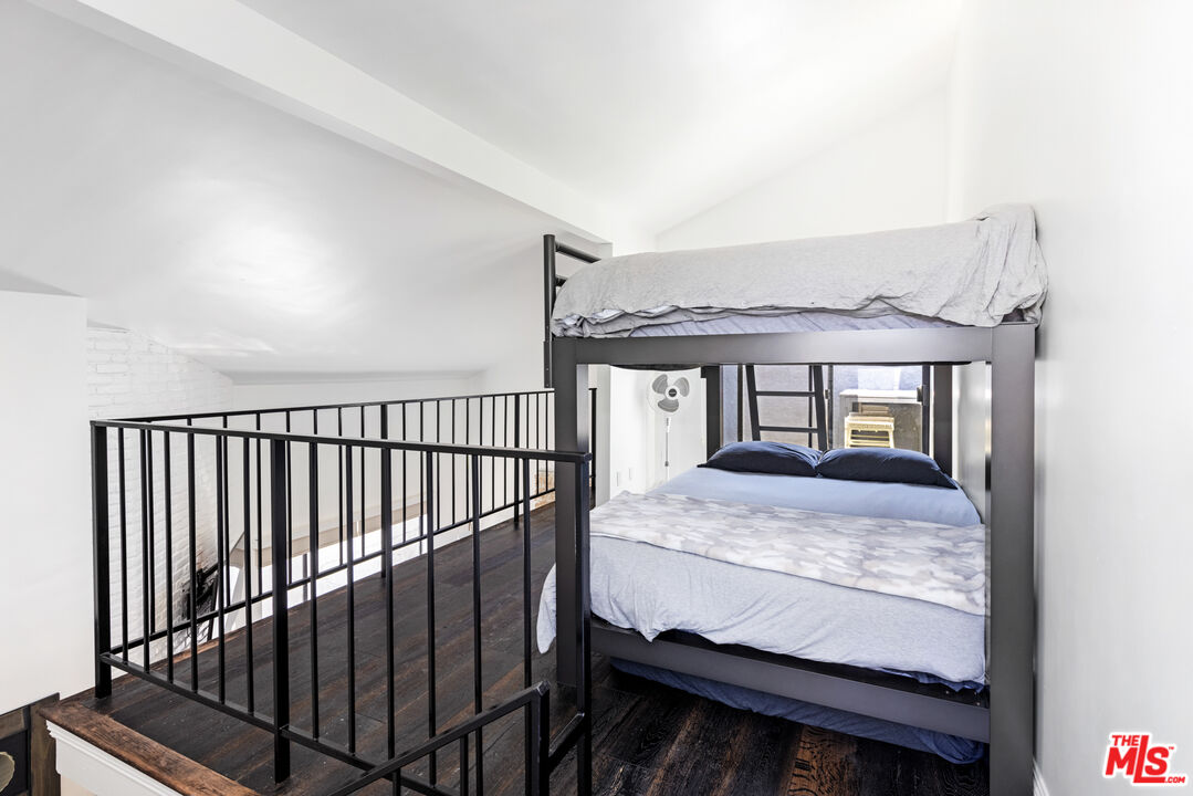29231 HEATHERCLIFF RD Unit: 2