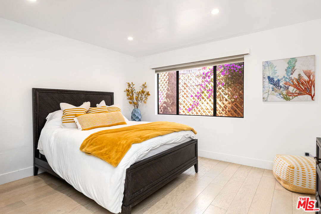 29231 HEATHERCLIFF RD Unit: 2