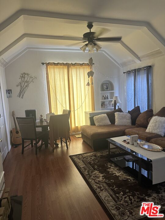 1950 Magnolia Ave