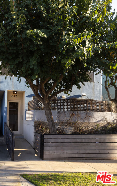 612 Flower Ave Unit: C