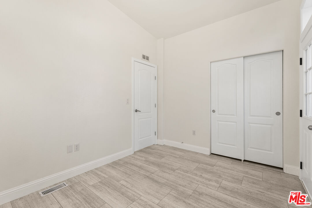 8250 Lankershim Blvd Unit: 185