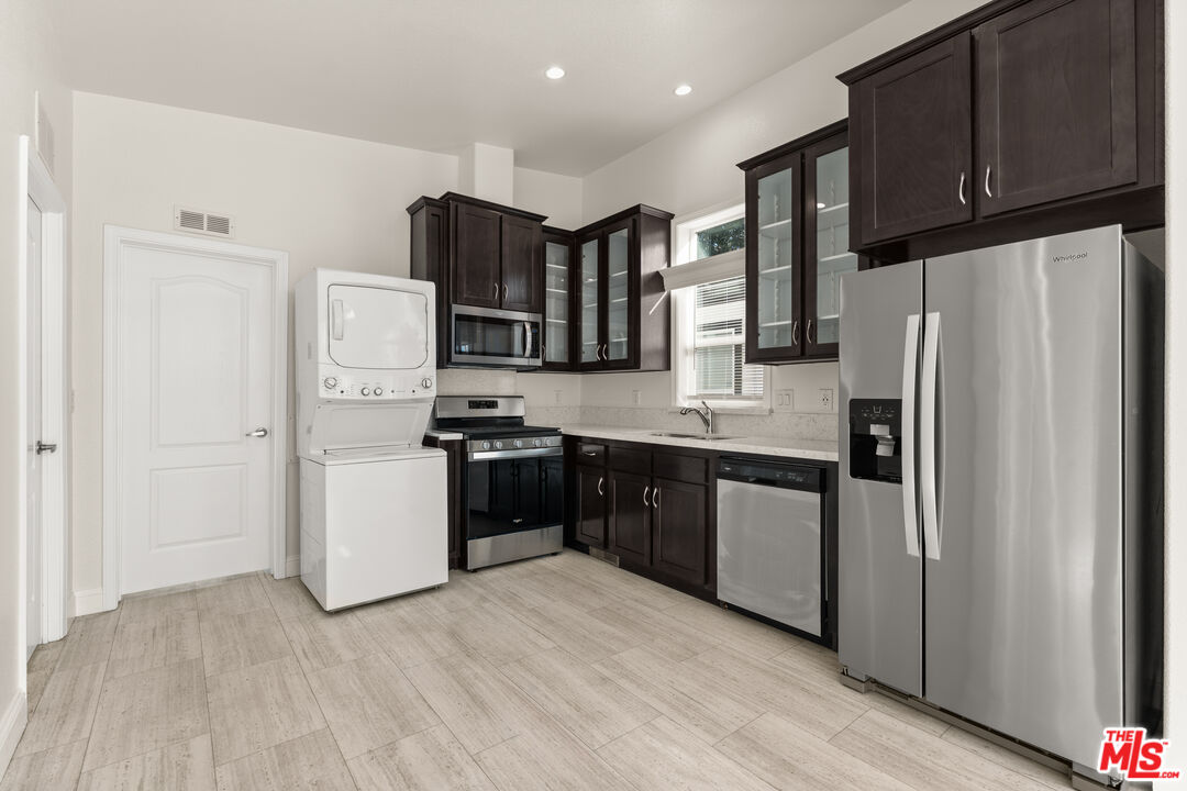 8250 Lankershim Blvd Unit: 185