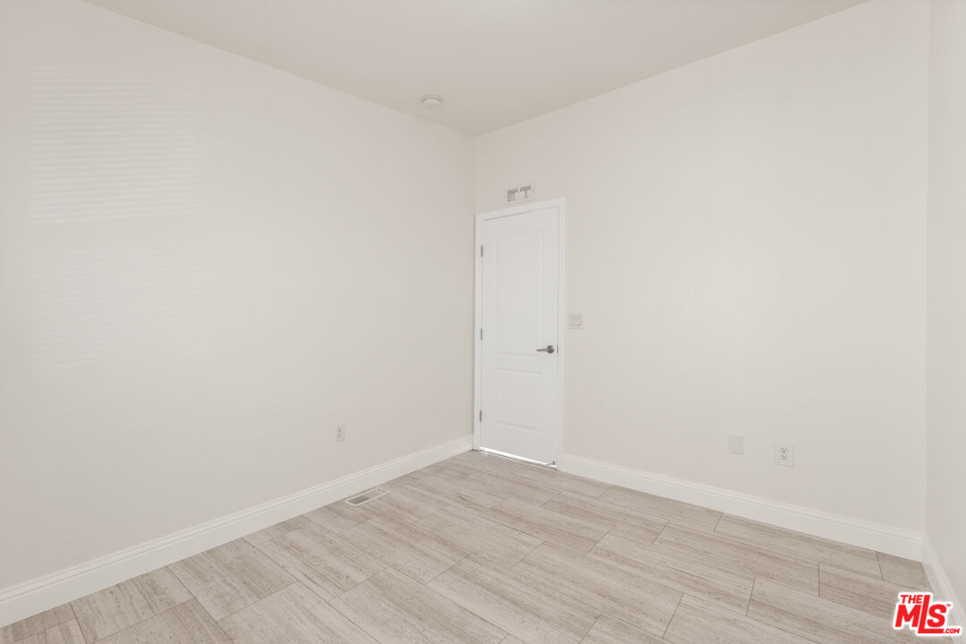 8250 Lankershim Blvd Unit: 185