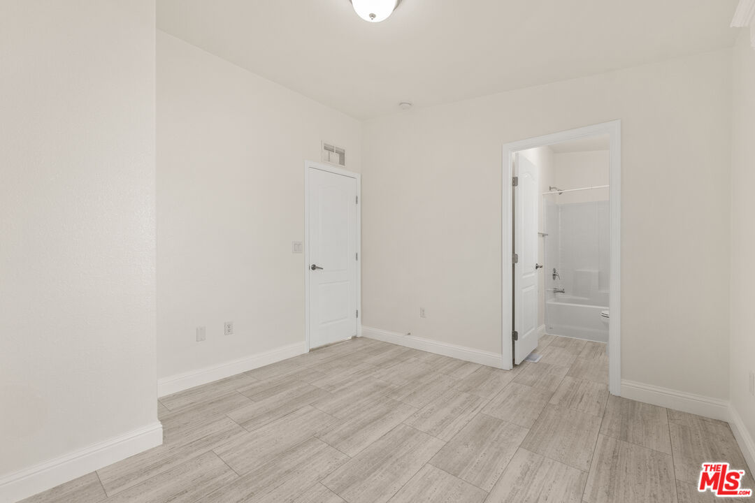8250 Lankershim Blvd Unit: 185