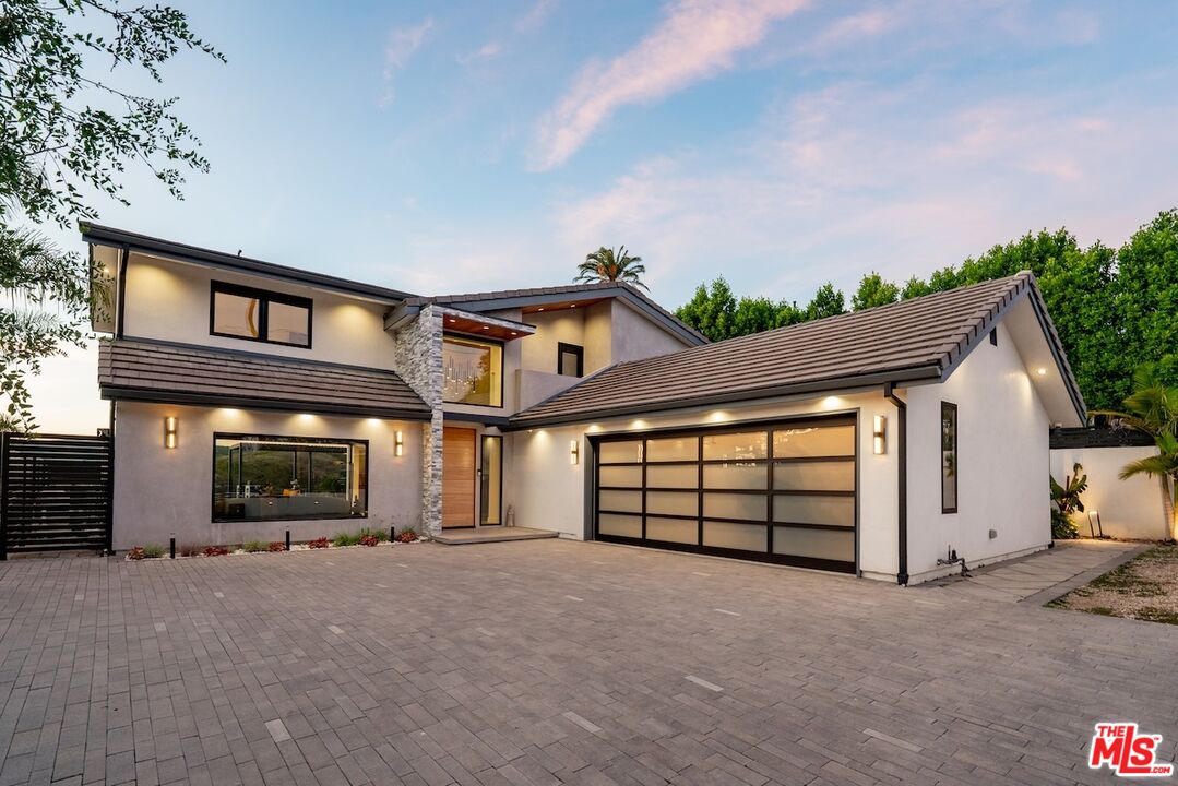 26029 Farmfield Rd
