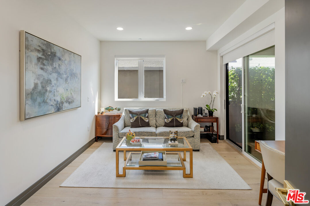 118 N Orlando Ave Unit: 201
