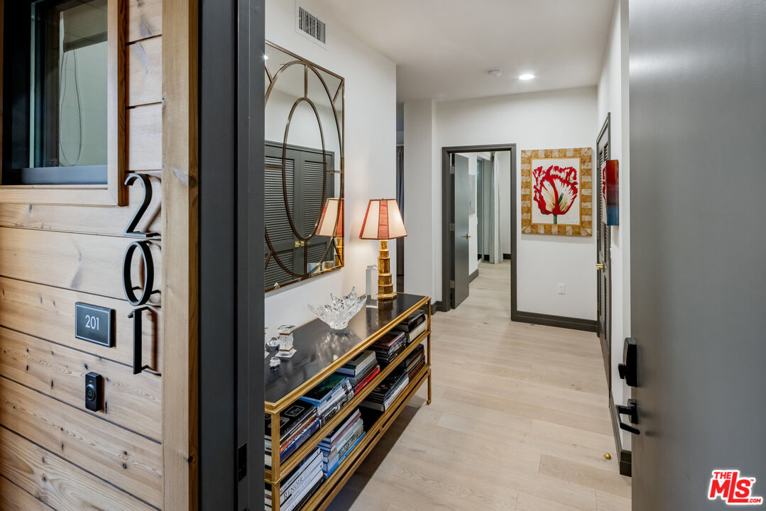 118 N Orlando Ave Unit: 201