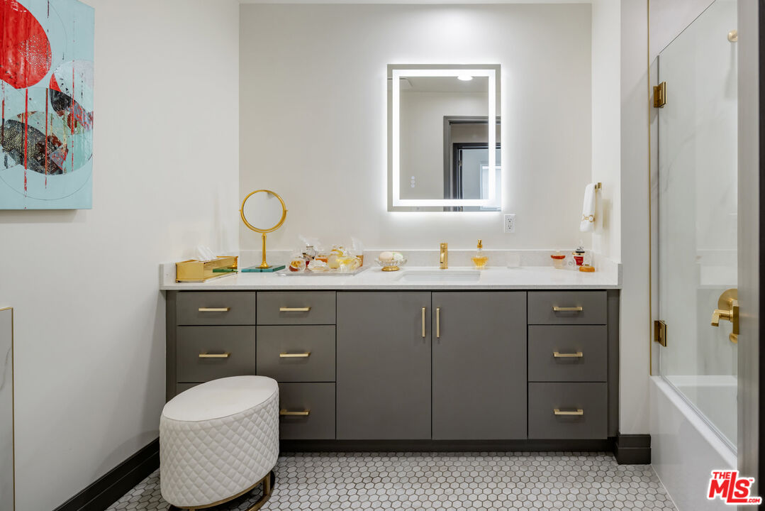 118 N Orlando Ave Unit: 201