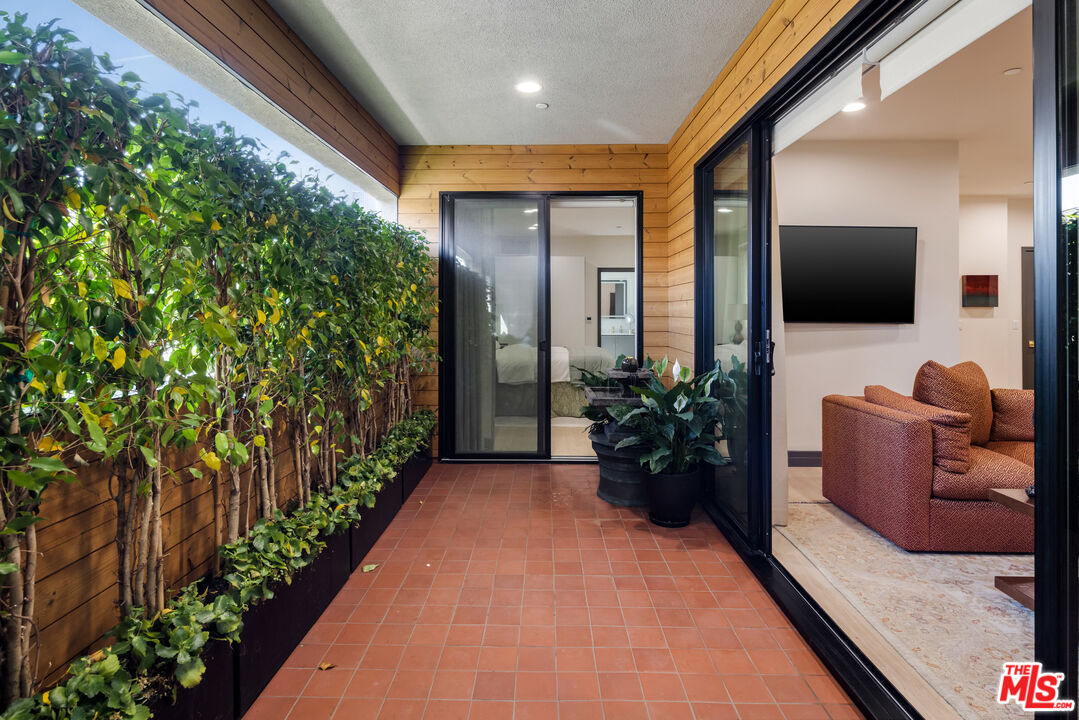 118 N Orlando Ave Unit: 201