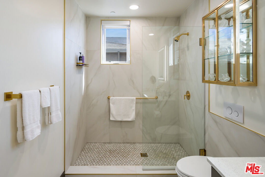 118 N Orlando Ave Unit: 201