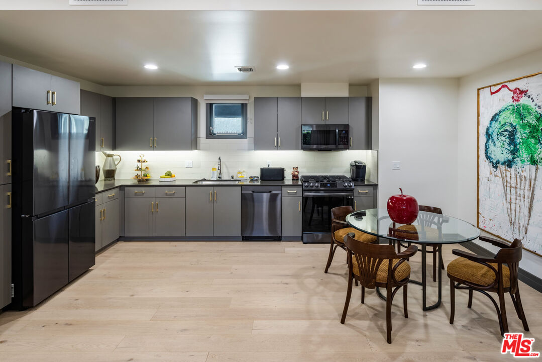 118 N Orlando Ave Unit: 201