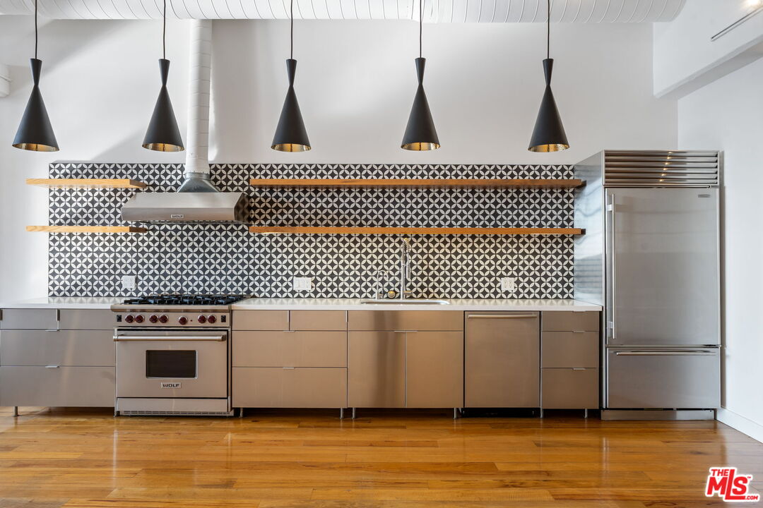 1850 Industrial St Unit: 710