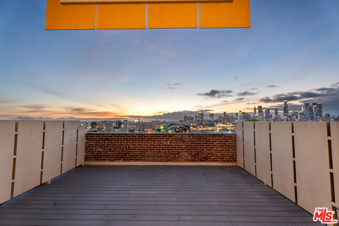 1850 Industrial St Unit: 710