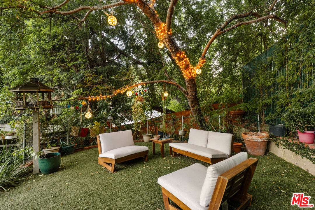 4009 Woodman Cyn
