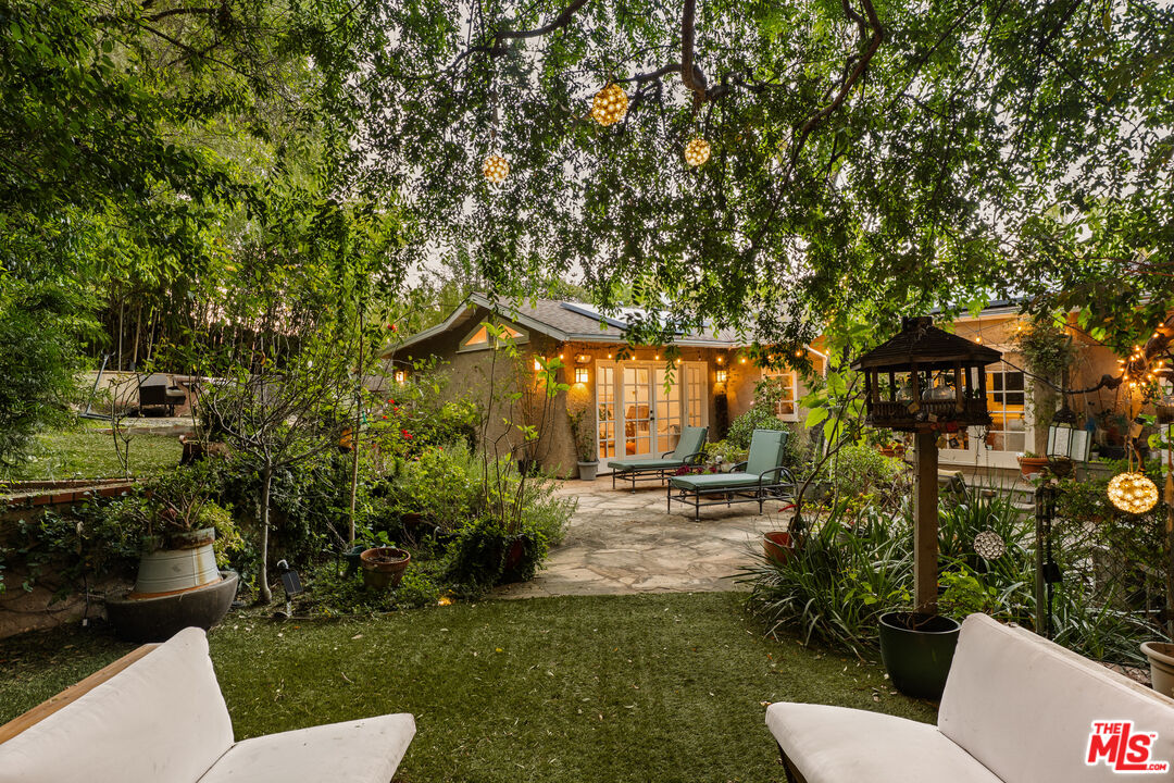 4009 Woodman Cyn