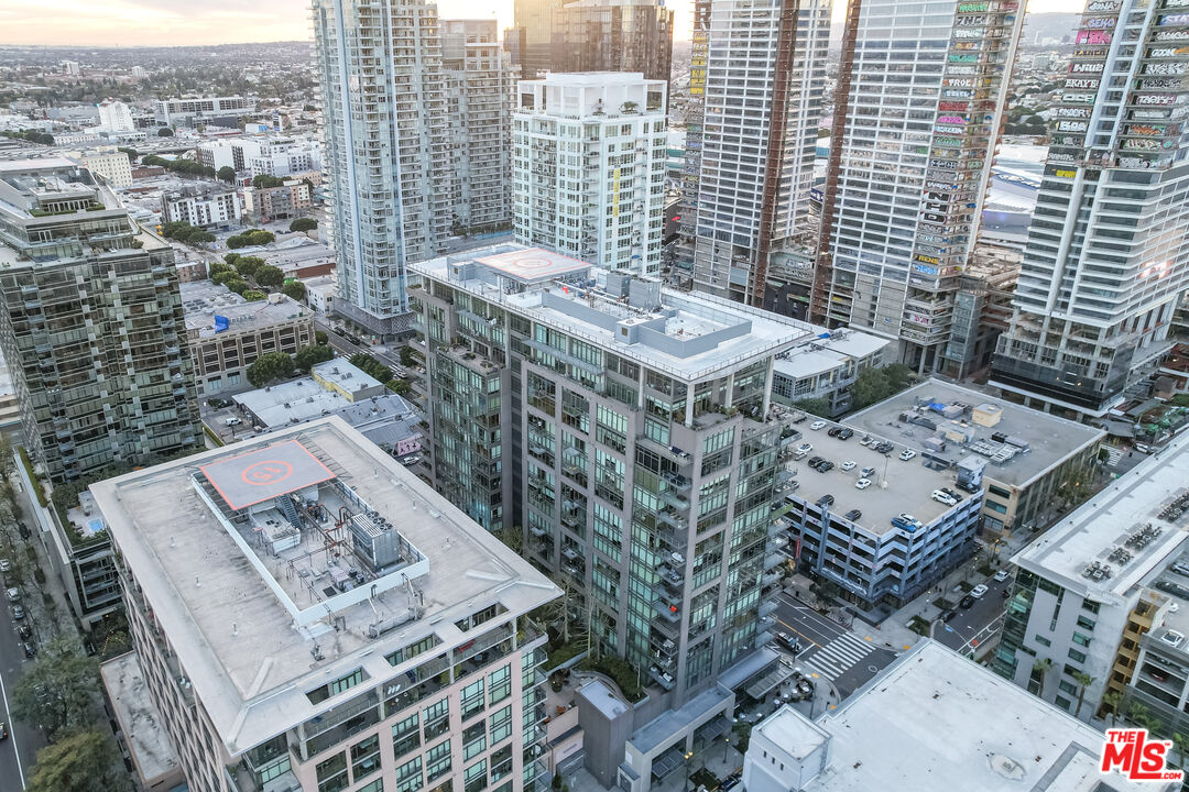 1100 S Hope St Unit: 1407