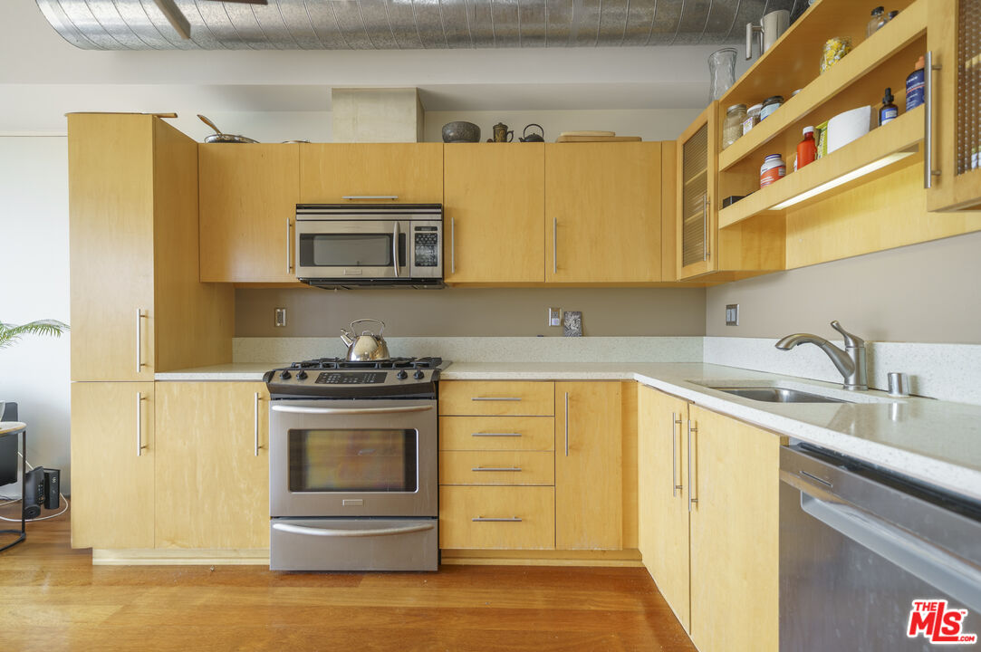 1100 S Hope St Unit: 1407