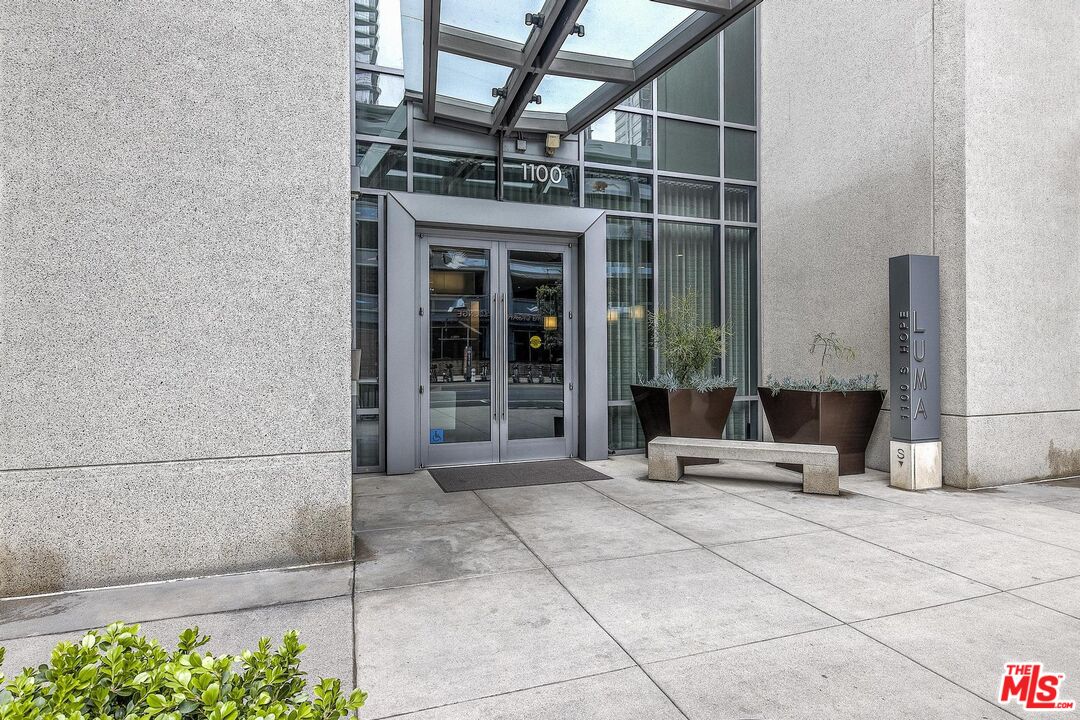 1100 S Hope St Unit: 1407