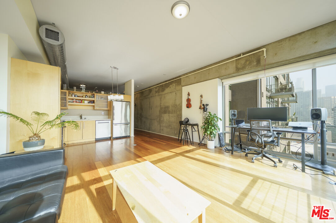 1100 S Hope St Unit: 1407