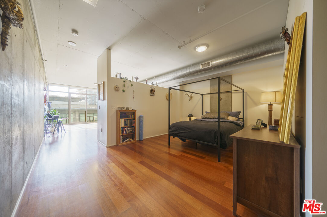 1100 S Hope St Unit: 1407