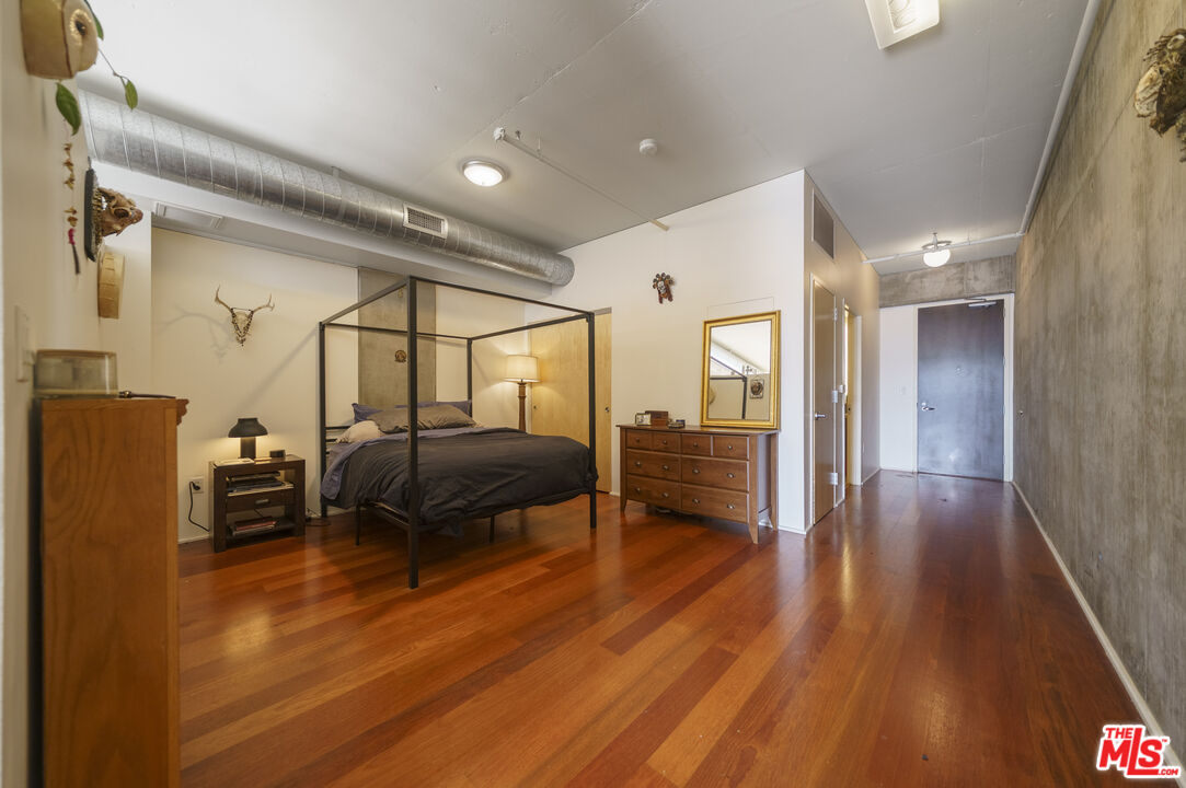 1100 S Hope St Unit: 1407