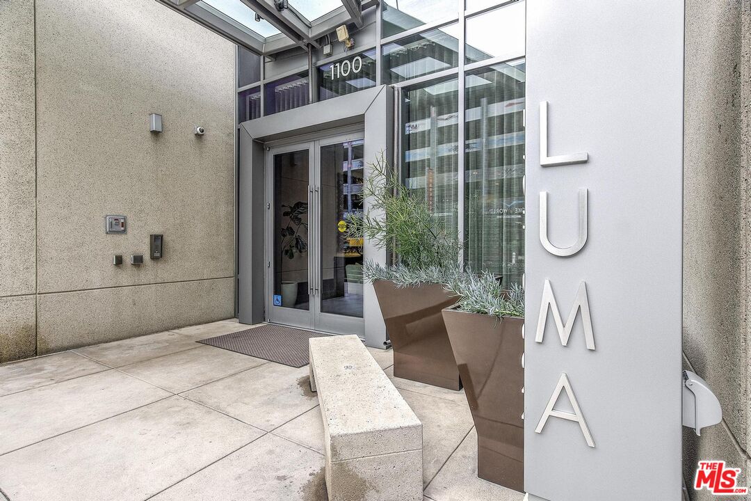 1100 S Hope St Unit: 1407