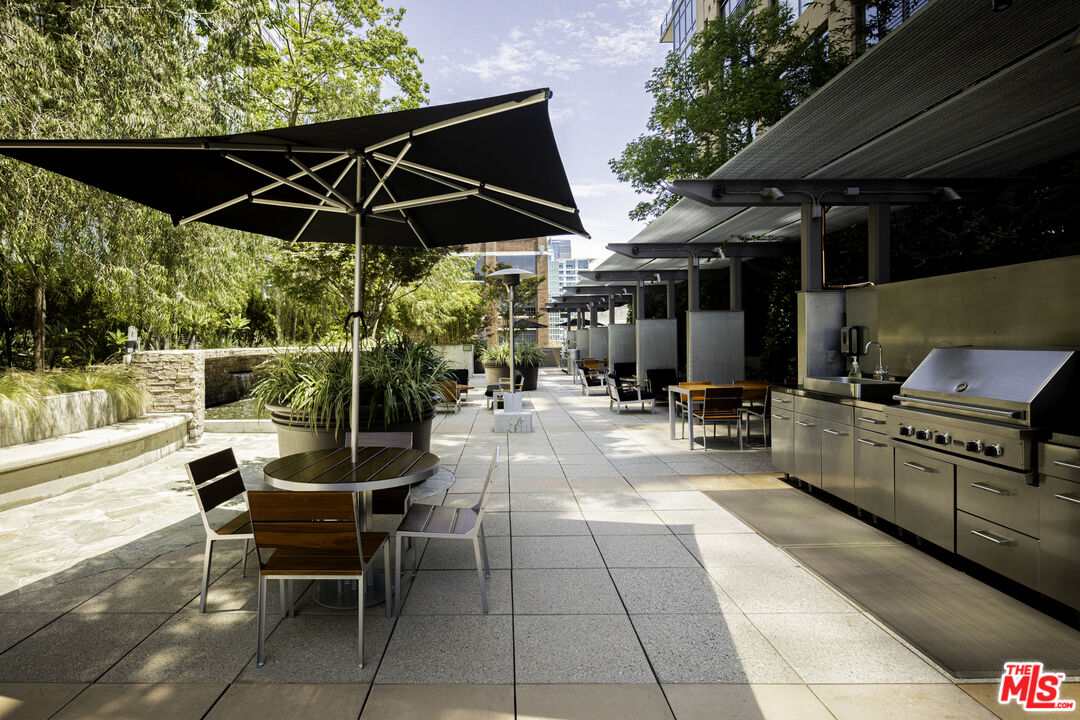 1100 S Hope St Unit: 1407