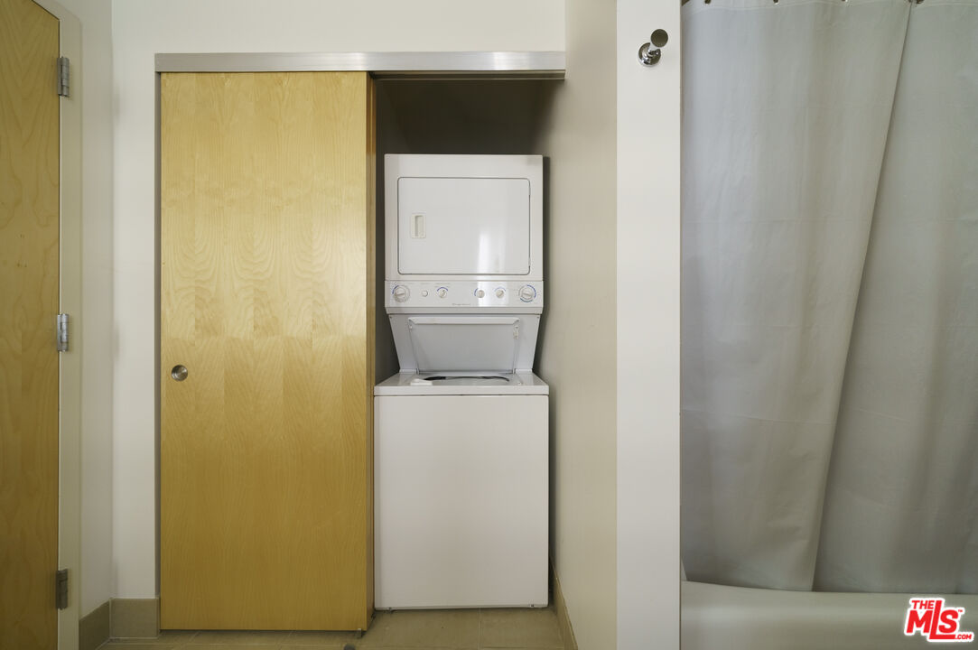 1100 S Hope St Unit: 1407