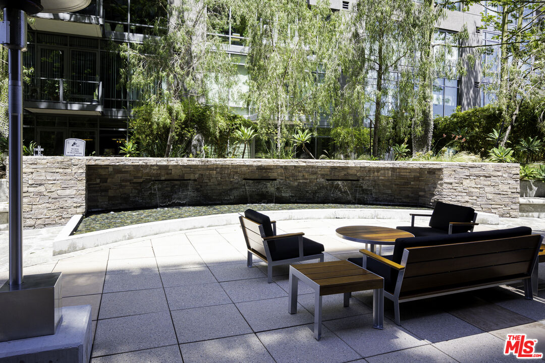 1100 S Hope St Unit: 1407