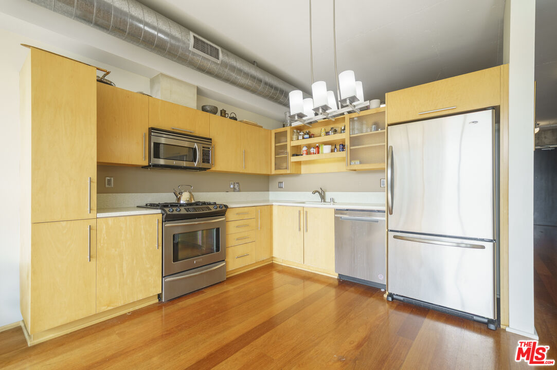 1100 S Hope St Unit: 1407