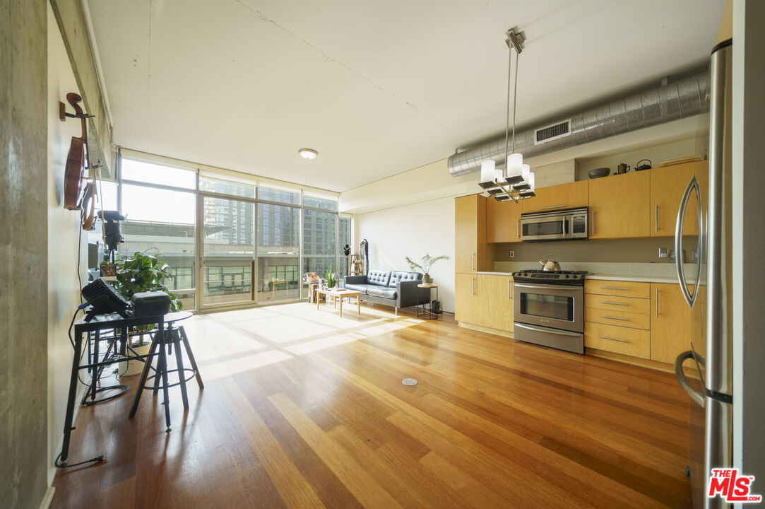 1100 S Hope St Unit: 1407