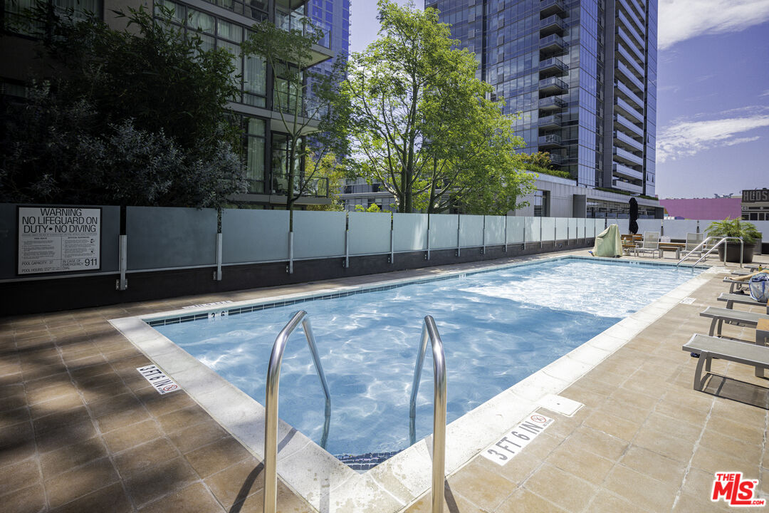 1100 S Hope St Unit: 1407