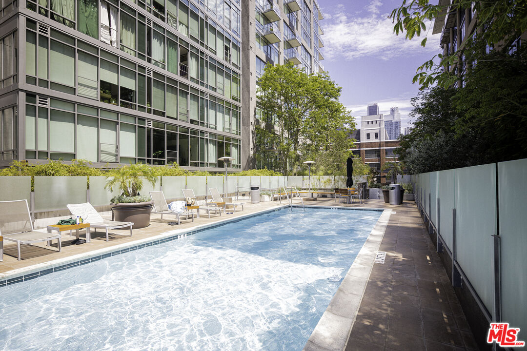 1100 S Hope St Unit: 1407