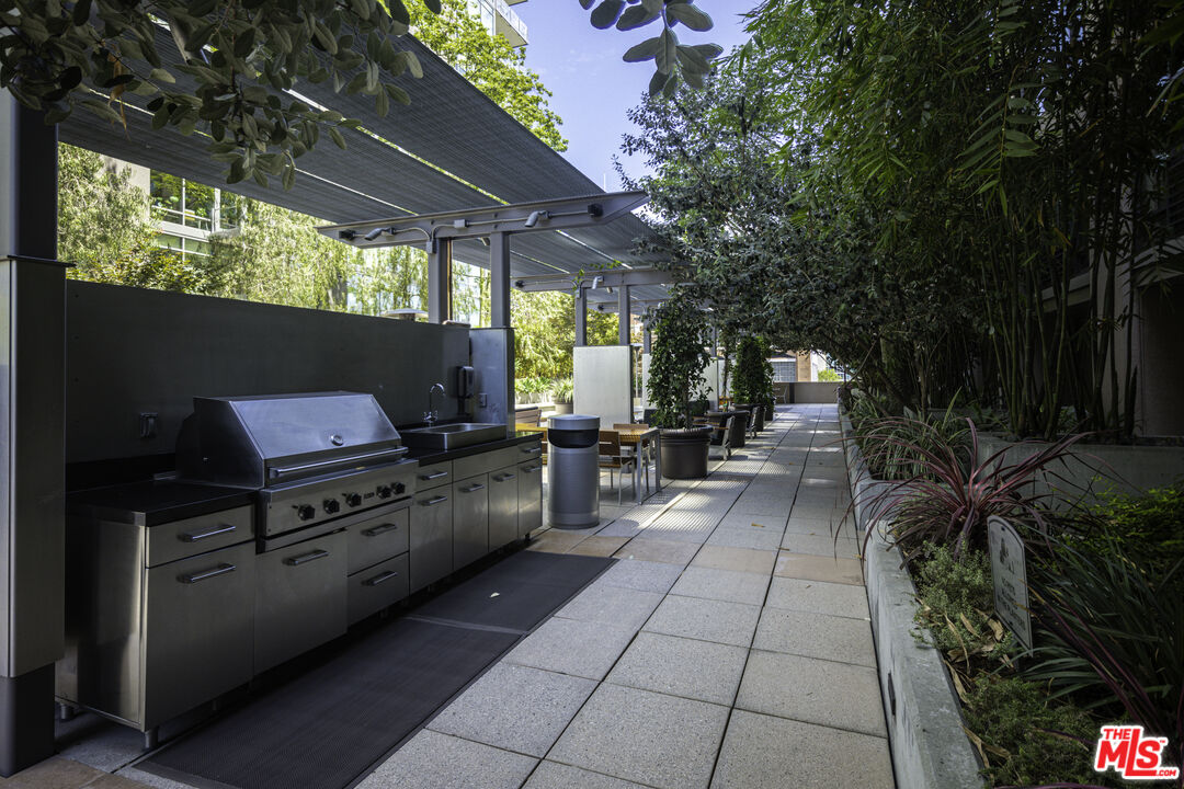 1100 S Hope St Unit: 1407