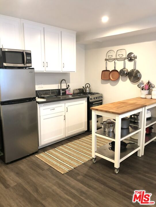 1261 N Laurel Ave Unit: 21