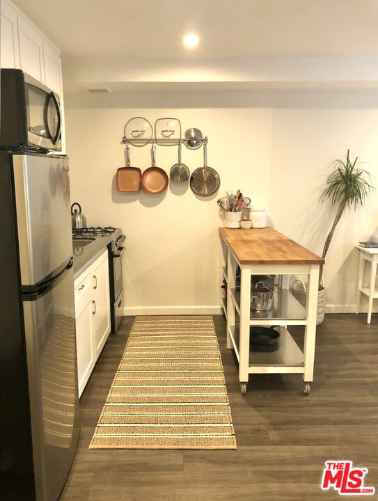 1261 N Laurel Ave Unit: 21
