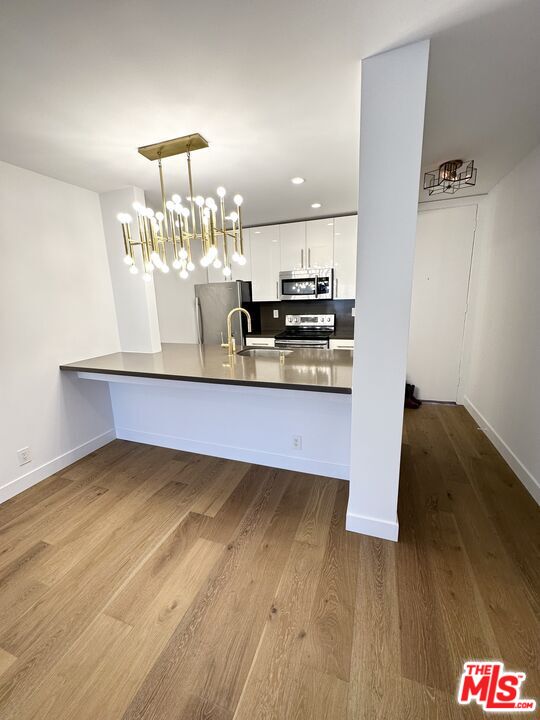 141 S Clark Dr Unit: 421