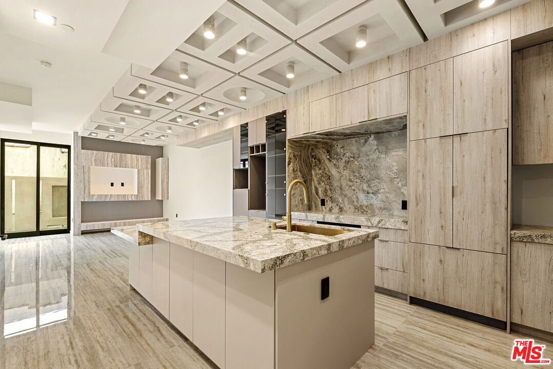 1021 N Ogden Dr Unit: 2