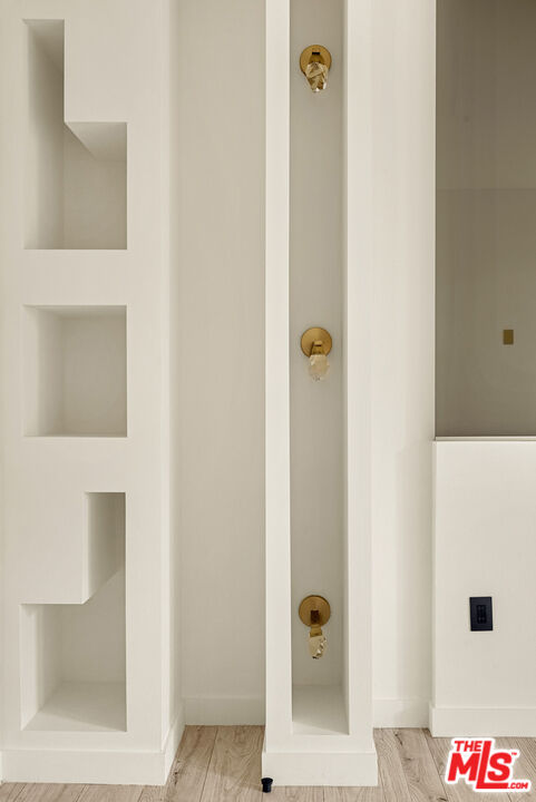 1021 N Ogden Dr Unit: 2