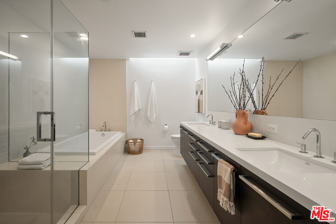 12504 Woodbridge St Unit: 203