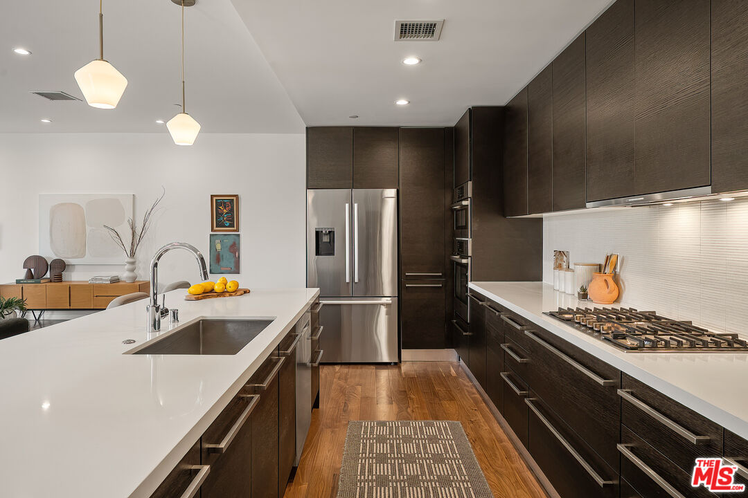 12504 Woodbridge St Unit: 203