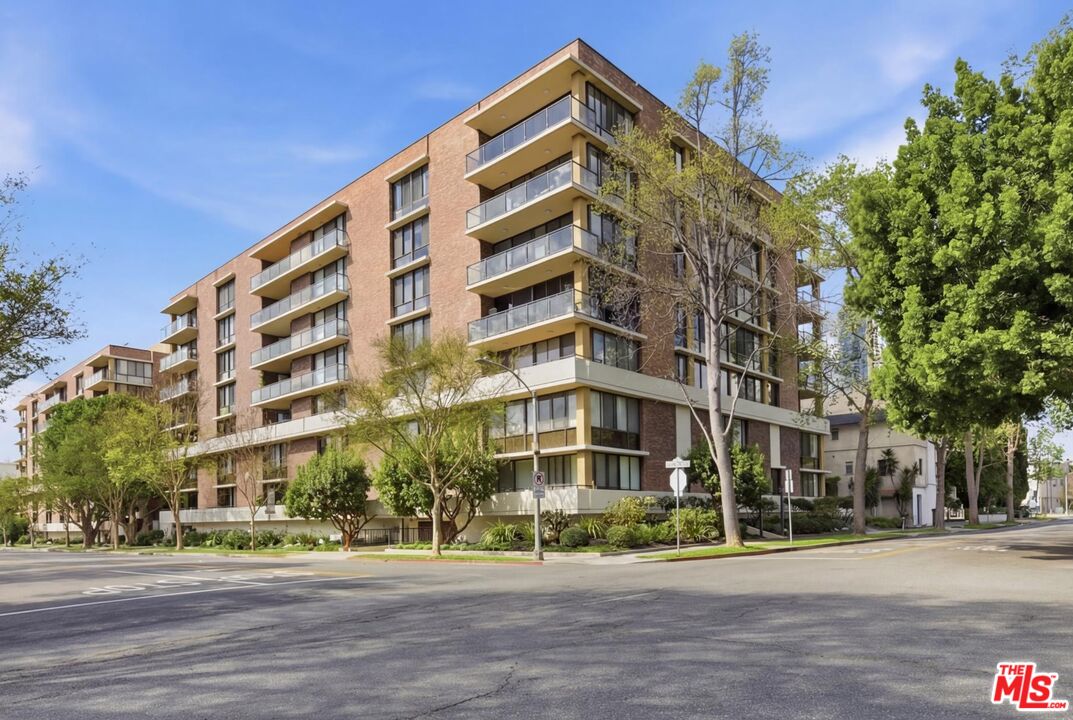 211 S Spalding Dr Unit: 107N