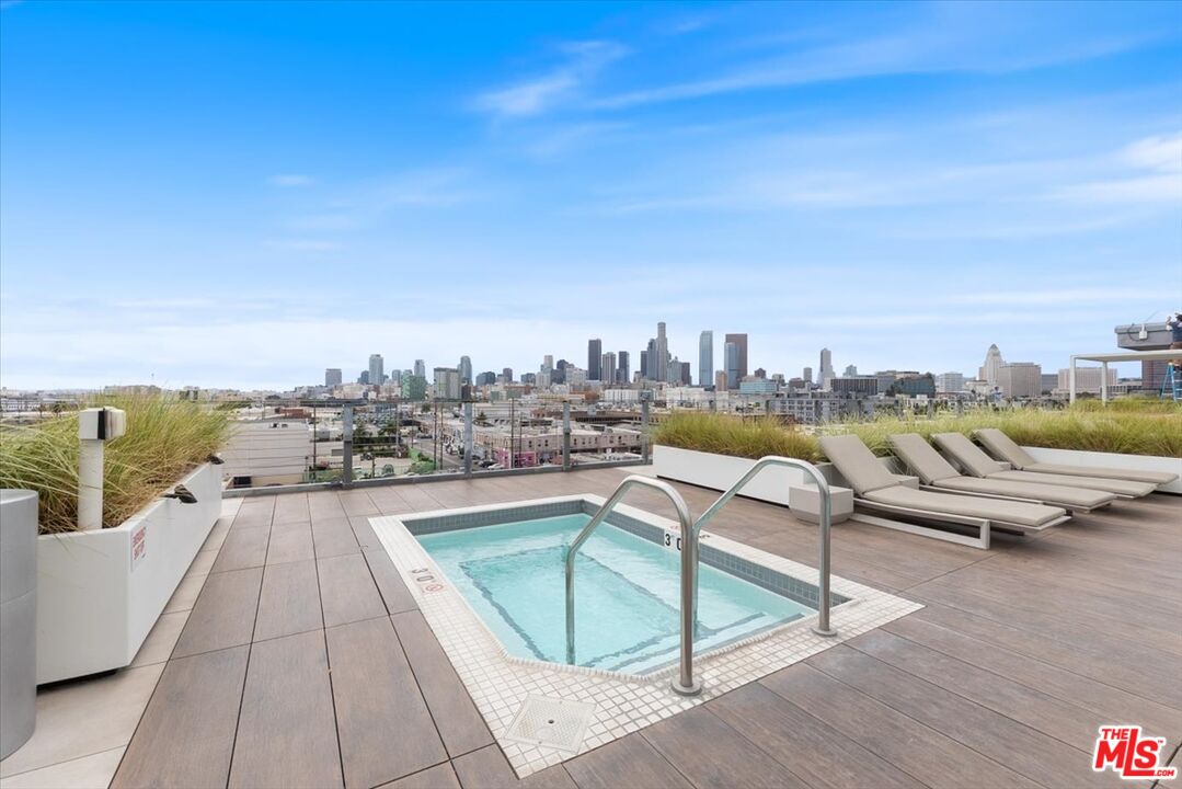 530 S Hewitt St Unit: 238