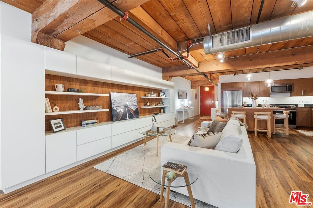 530 S Hewitt St Unit: 238