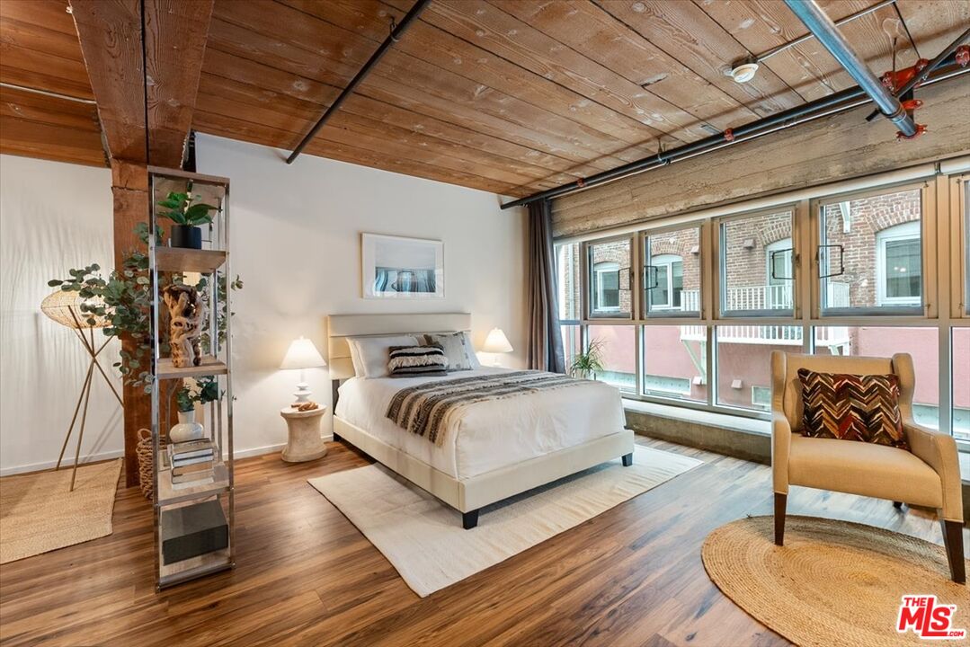 530 S Hewitt St Unit: 238