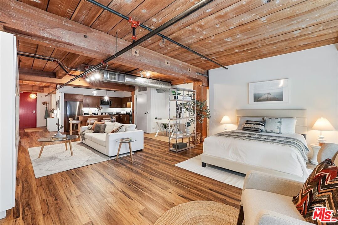530 S Hewitt St Unit: 238