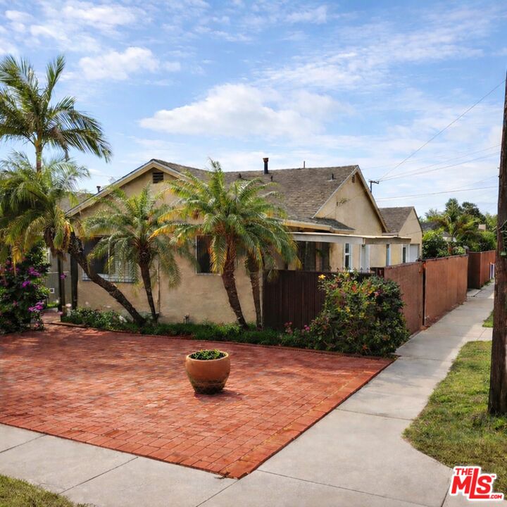 2700 Norton Ave