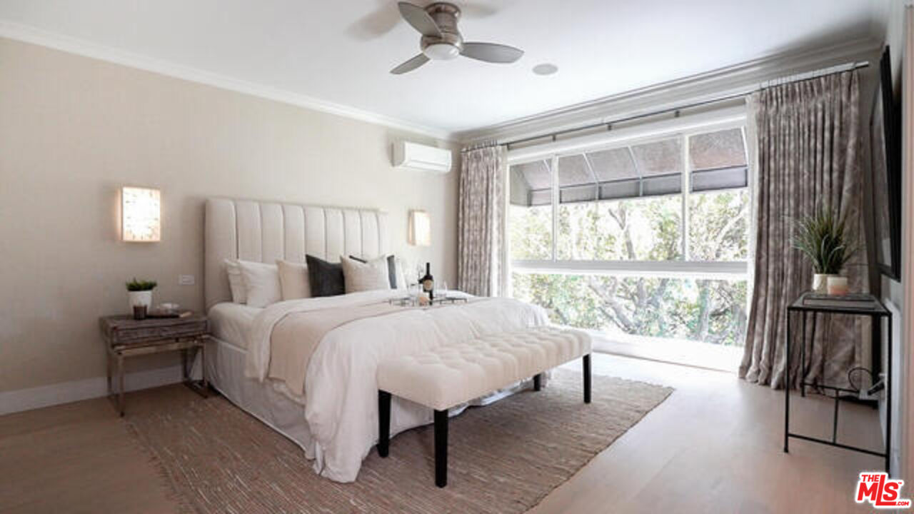 1068 Casiano Rd