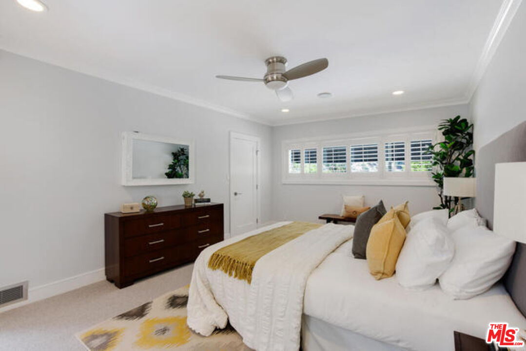 1068 Casiano Rd