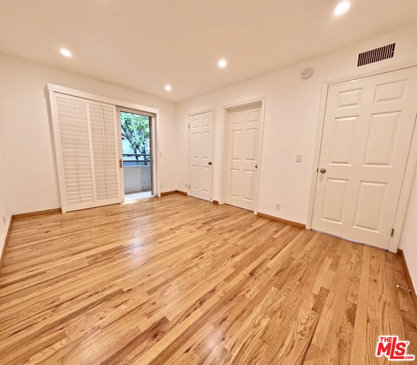 805 N West Knoll Dr Unit: 2